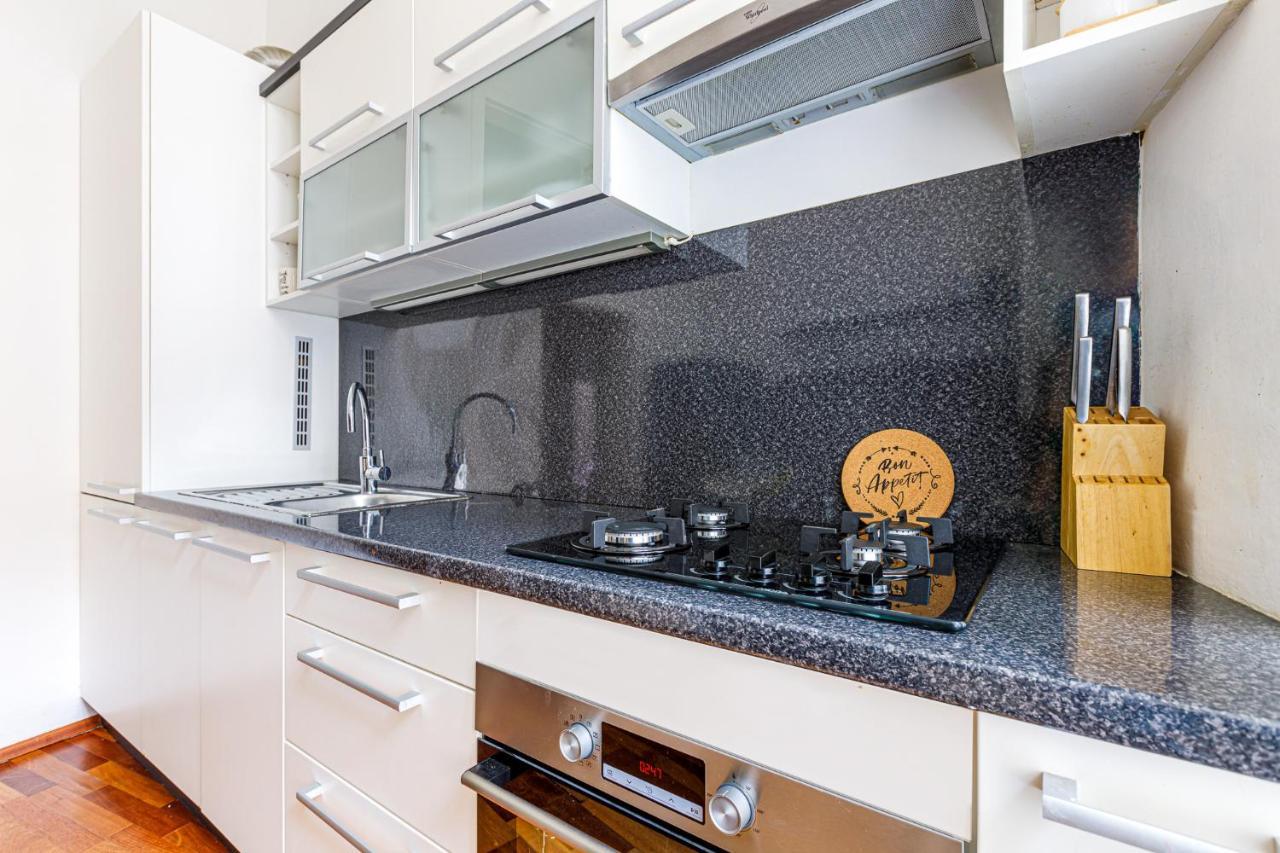 Newly Renovated Apartment In The Old Town Pressburg Exterior foto