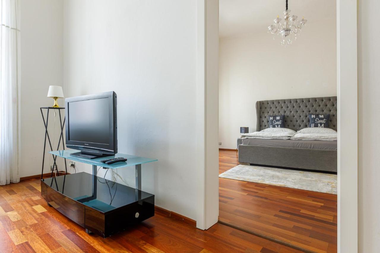 Newly Renovated Apartment In The Old Town Pressburg Exterior foto
