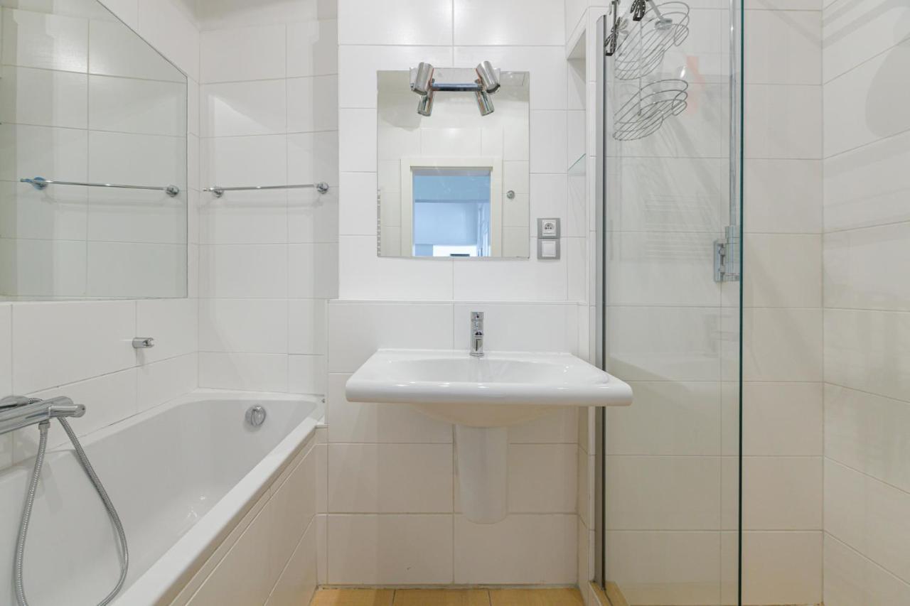 Newly Renovated Apartment In The Old Town Pressburg Exterior foto
